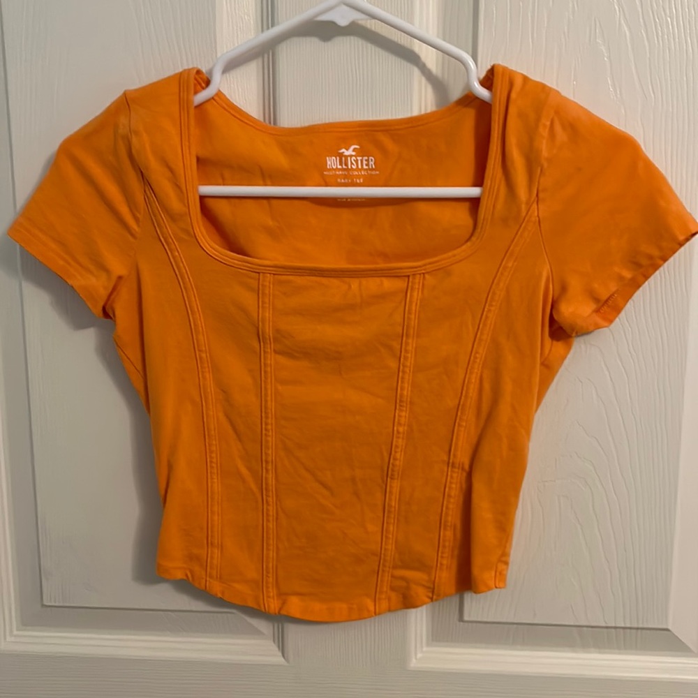 hollister must have collection baby tee